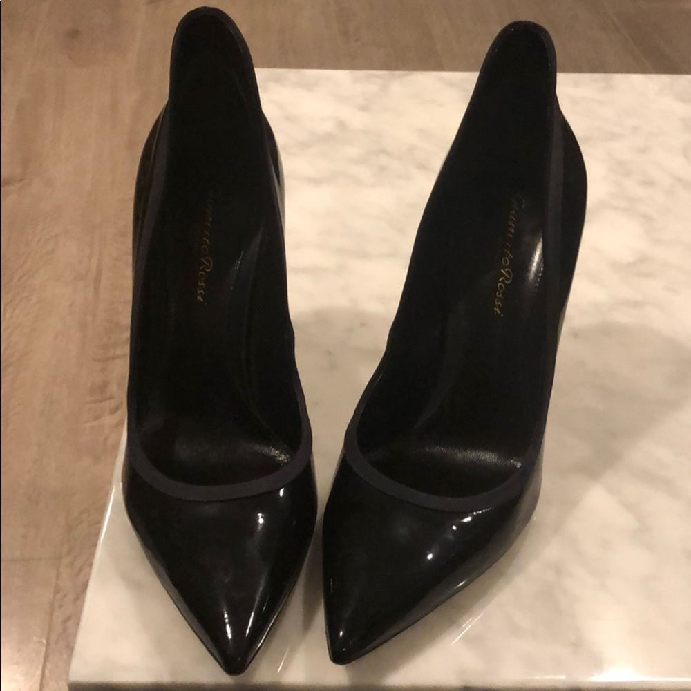 Patent leather heels. Tuxedo style